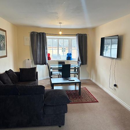 Lovely 2 Bedroom Family Holiday Home Thamesmead  Exterior foto