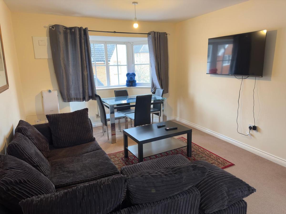 Lovely 2 Bedroom Family Holiday Home Thamesmead  Exterior foto