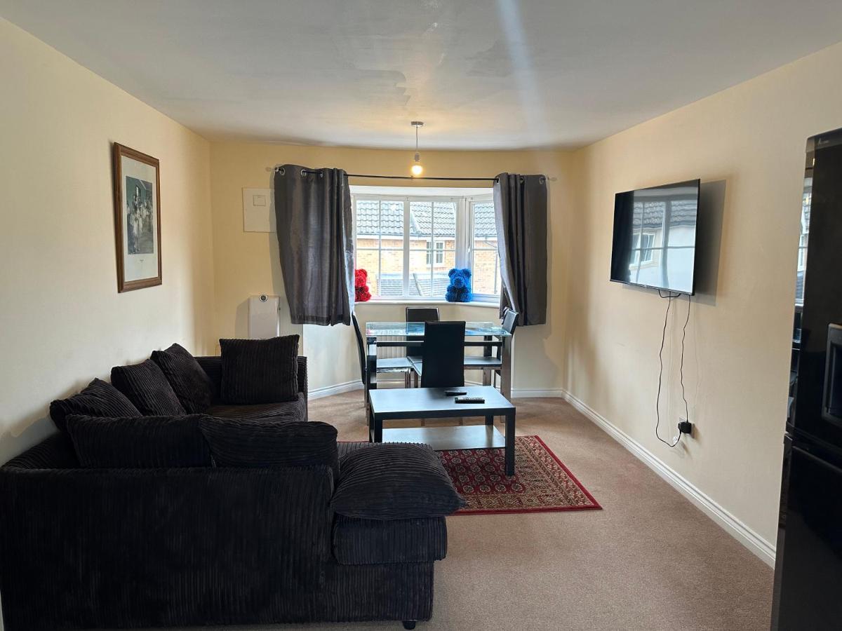 Lovely 2 Bedroom Family Holiday Home Thamesmead  Exterior foto