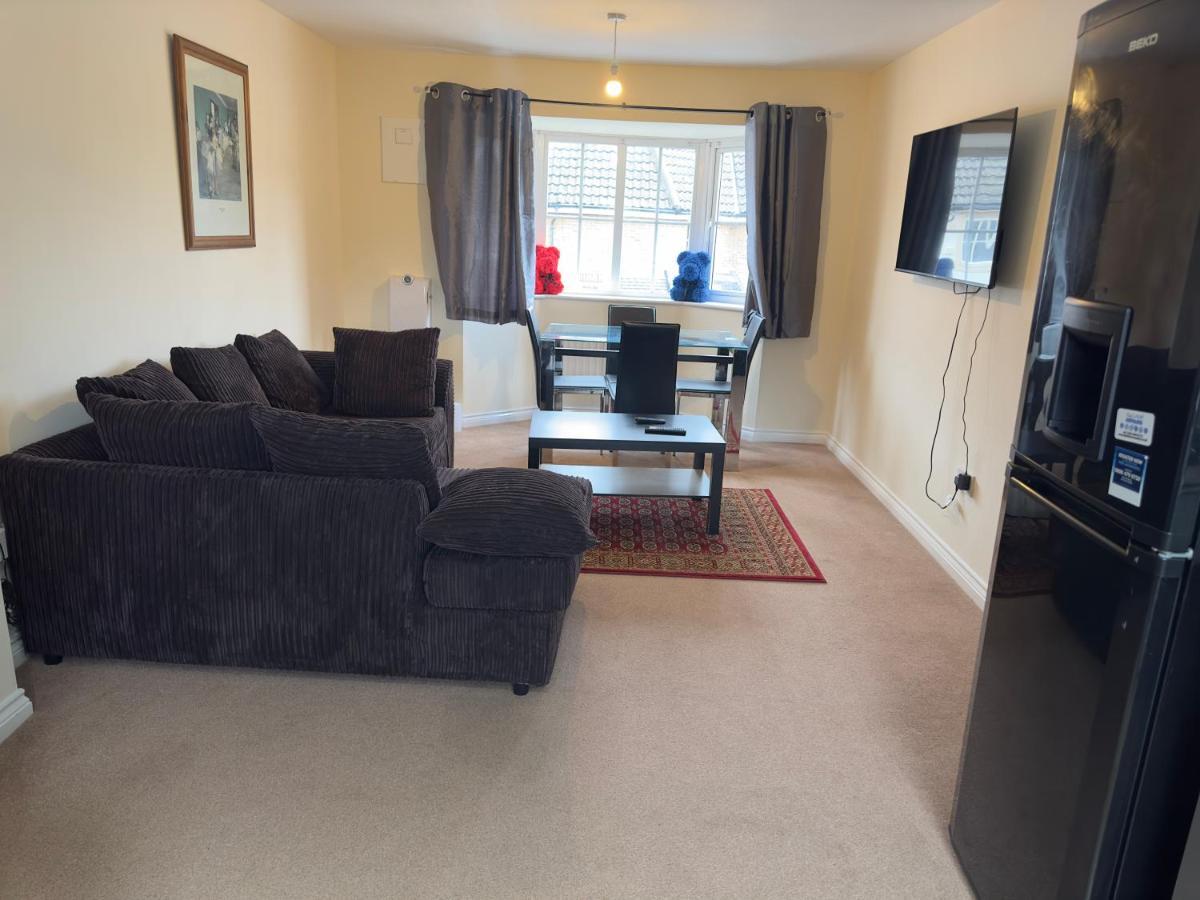 Lovely 2 Bedroom Family Holiday Home Thamesmead  Exterior foto